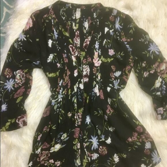American Rag Floral Top  - Picture 1 of 3